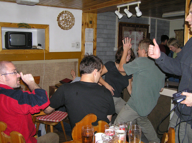 P200406.jpg (217619 bytes)