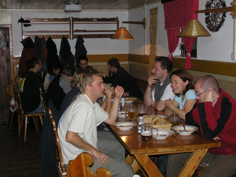 P200422.jpg (202410 bytes)