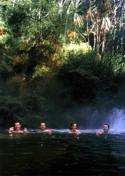 NZ_NI_010_sk_CerosenCreek_Toufi&VaS&Bela&Maja